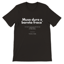 Carica l&#39;immagine nel visualizzatore di Gallery, &quot;Muso duro&quot; Premium Unisex Crewneck T-shirt
